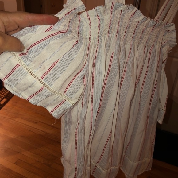 Forever  21 size medium white striped cold shoulder top - Picture 3 of 8